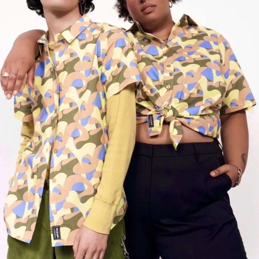 Wildfang The Essential Short Sleeve Button Up Shirt Abstract Pop Art Size Small